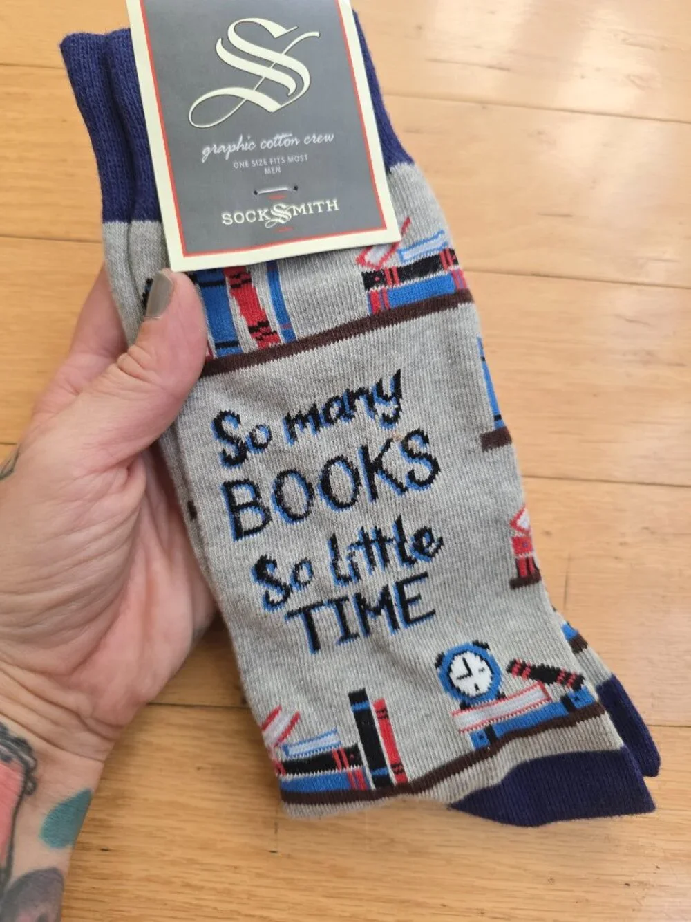 Socksmith | So Many Books So Little Time Gray Bookworm Novelty Crew Socks
